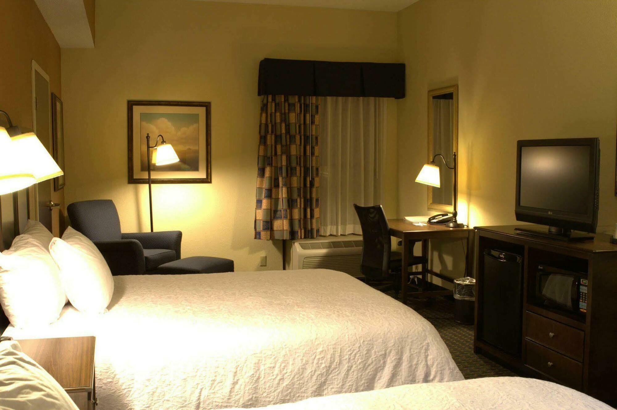 Hampton Inn Princeton Экстерьер фото